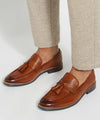 SIMLEY - TAN
Leather Contrast Sole Tassel Loafers